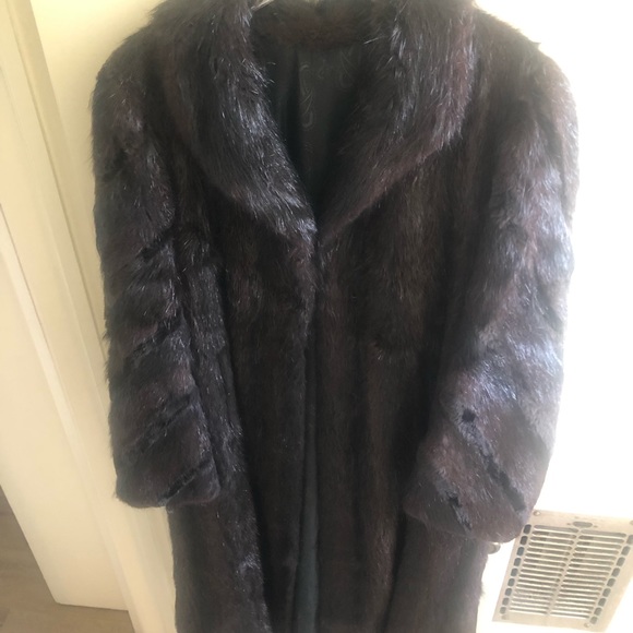 Perfect Condition real vintage fur coat - Picture 3 of 5